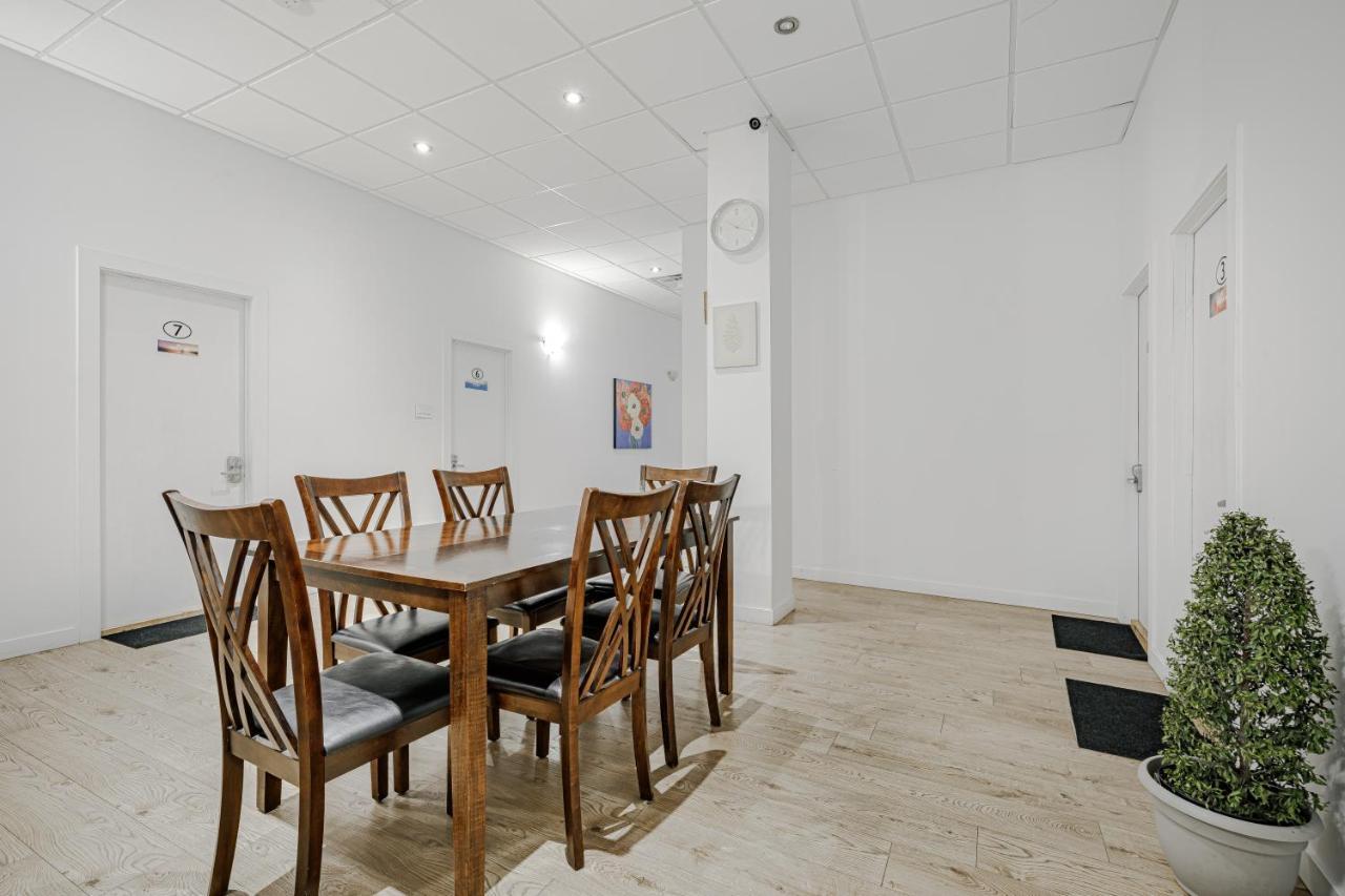 Homa Homestay Hotel By Olympic Stadium Montreal Auberge-Hostel Esterno foto