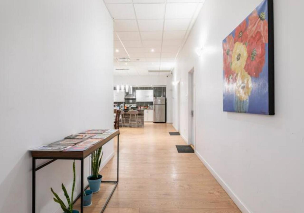 Homa Homestay Hotel By Olympic Stadium Montreal Auberge-Hostel Esterno foto