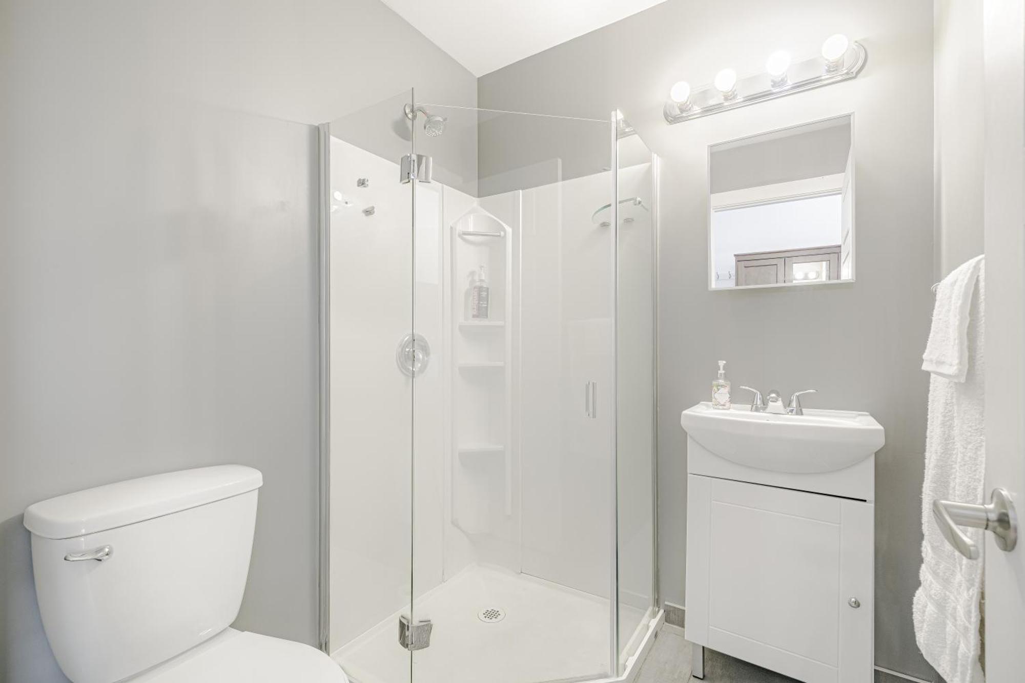 Homa Homestay Hotel By Olympic Stadium Montreal Auberge-Hostel Esterno foto