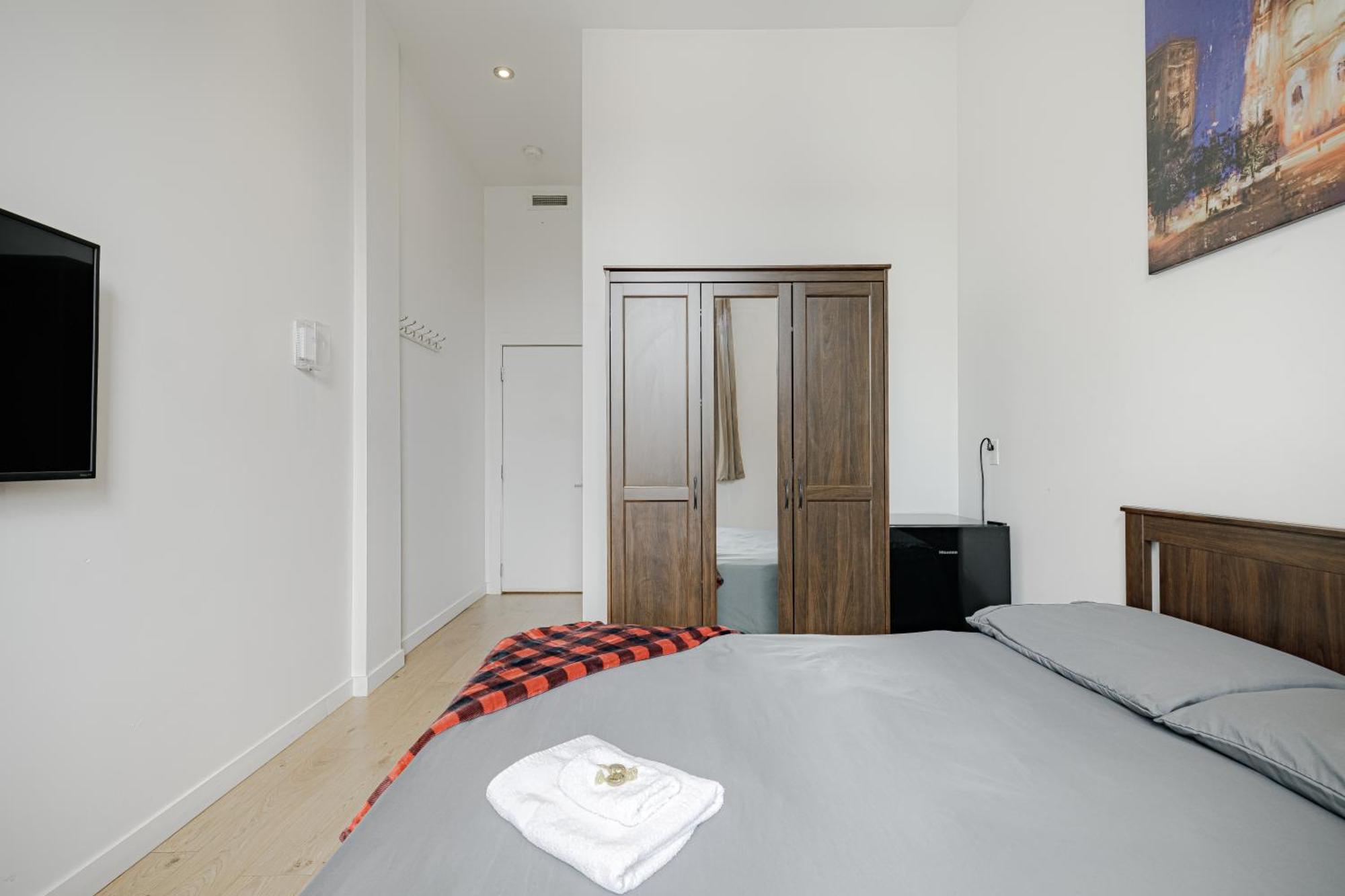 Homa Homestay Hotel By Olympic Stadium Montreal Auberge-Hostel Esterno foto