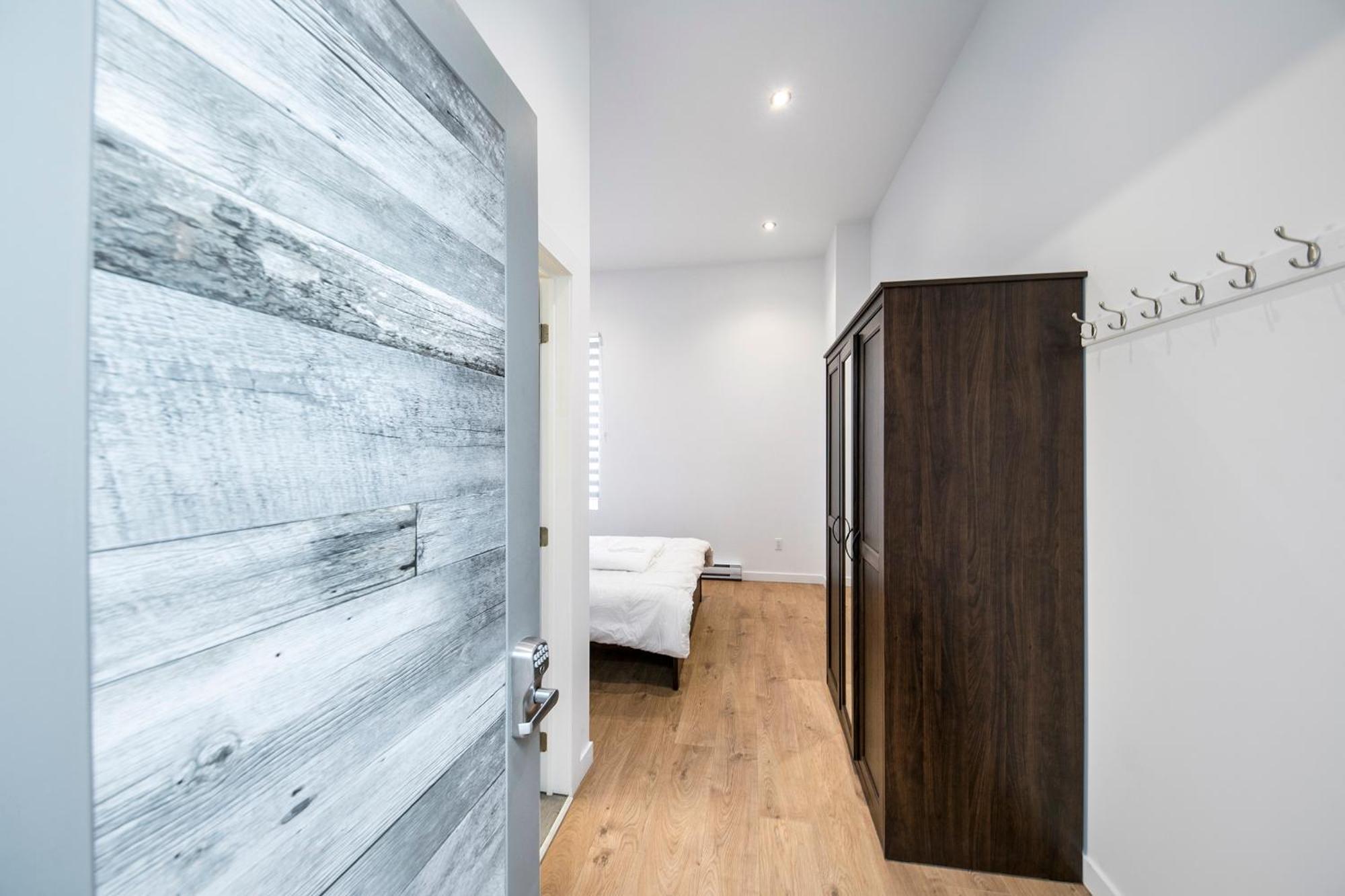 Homa Homestay Hotel By Olympic Stadium Montreal Auberge-Hostel Esterno foto