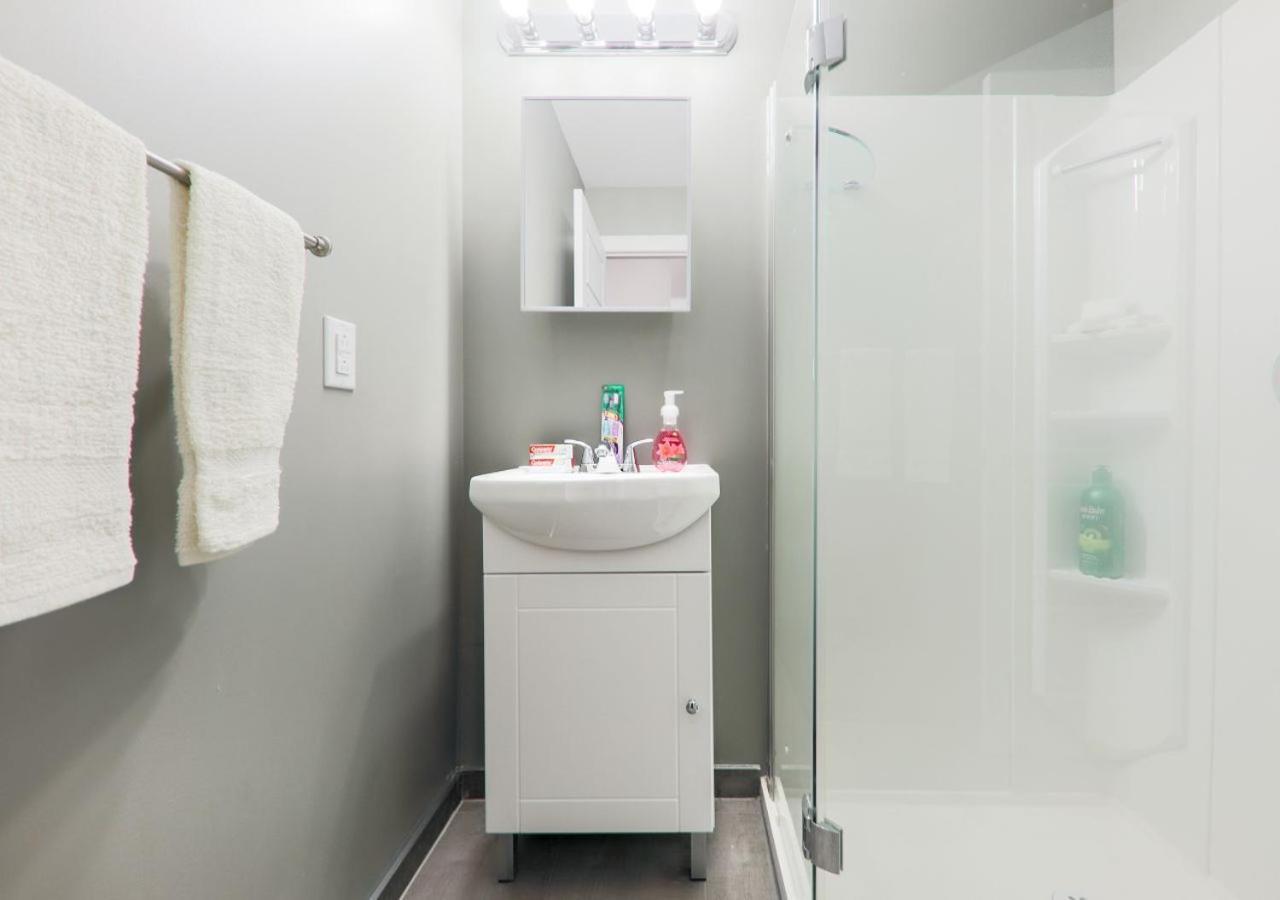 Homa Homestay Hotel By Olympic Stadium Montreal Auberge-Hostel Esterno foto