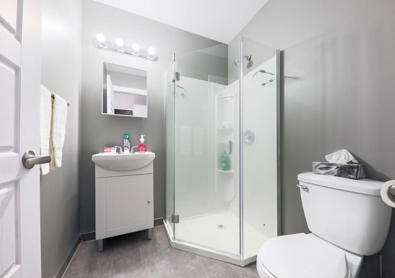 Homa Homestay Hotel By Olympic Stadium Montreal Auberge-Hostel Esterno foto